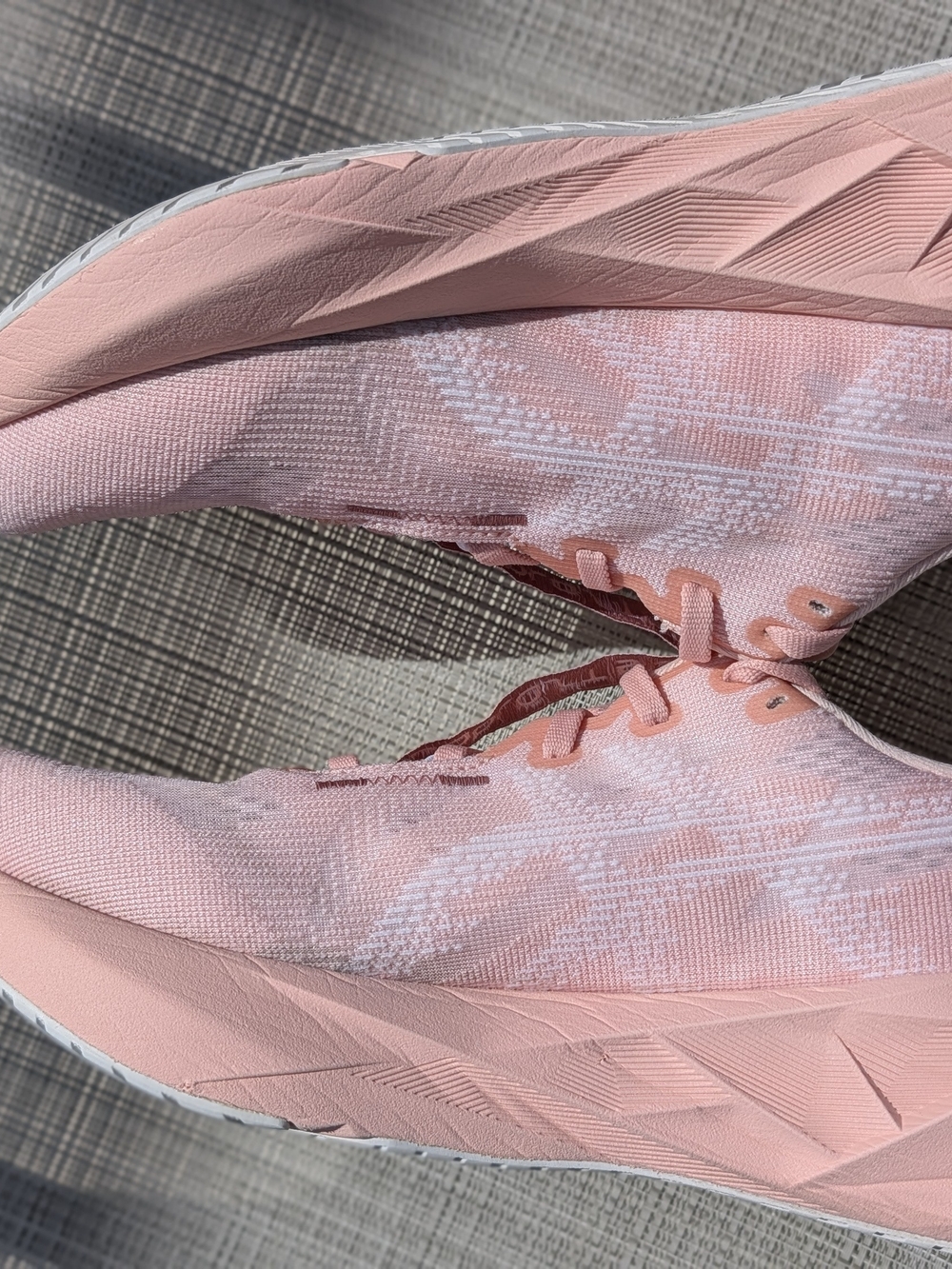ASICS Novablast 5 Womens 8.5 Pink Running Shoes FF Blast Max Good Condition. - Picture 10 of 12